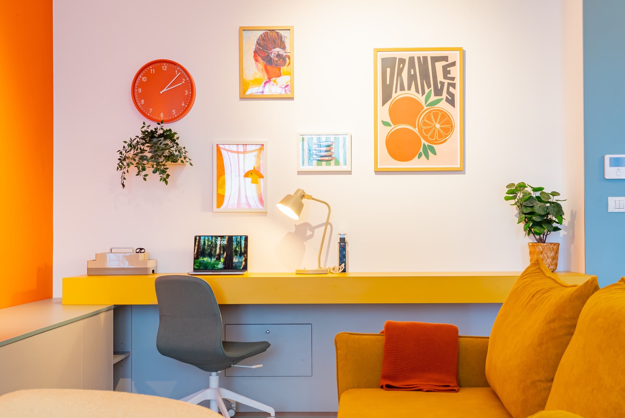 The Orange Apartment, Photo 3
