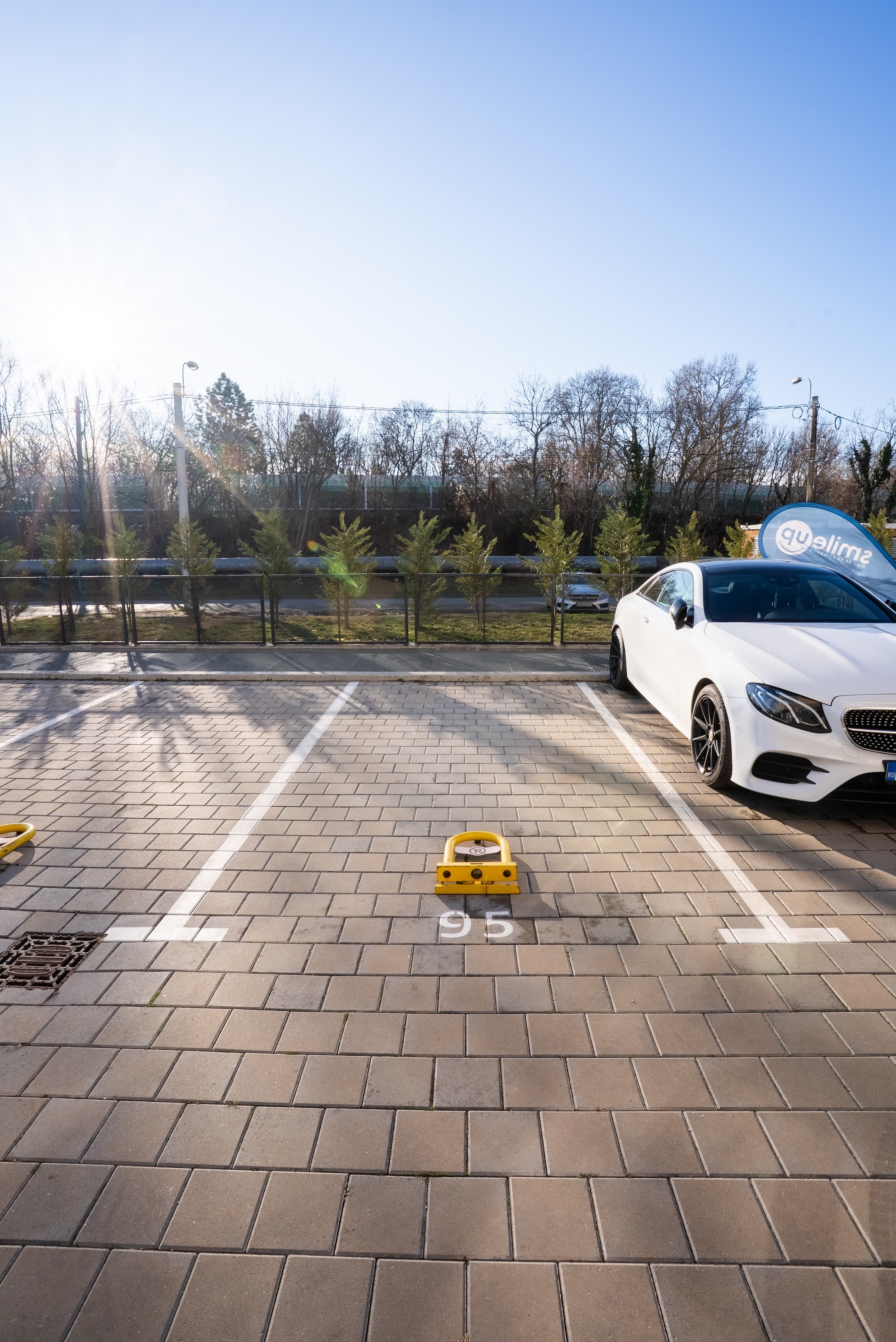 Reservierter privater Parkplatz, Das Orange Apartment